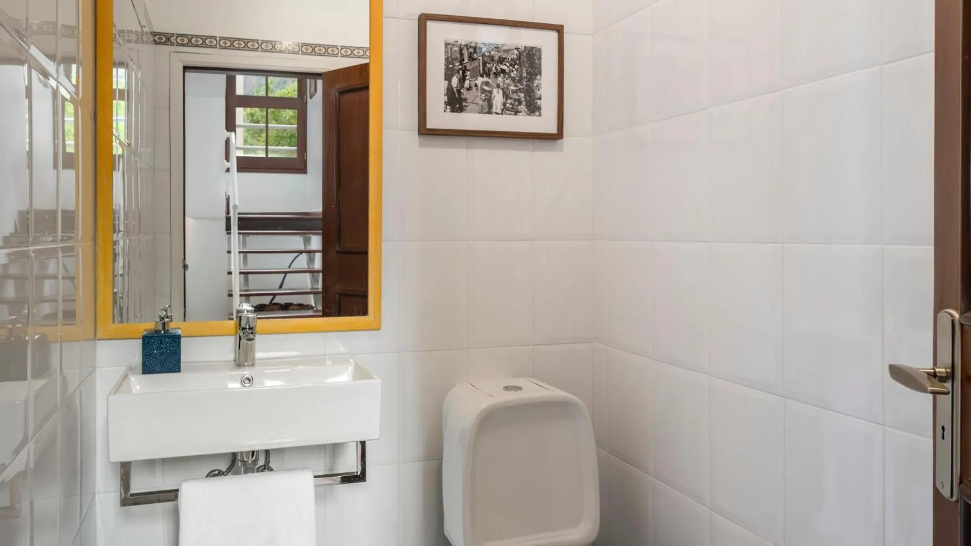 Casa Amarela Da Faja Da Areia By An Island Apart São Vicente Tatil Evi